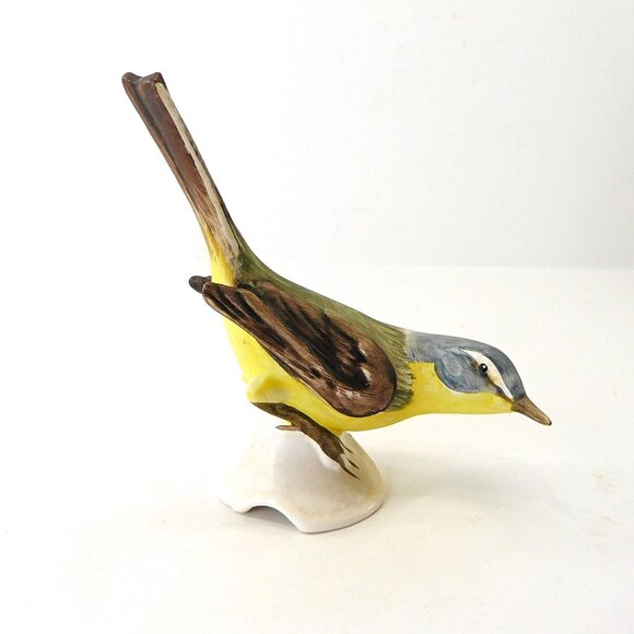 Vintage Goebel Yellow Wagtail Bird Figurine W. Germany Bisque Porcelain - Picture 1 of 8